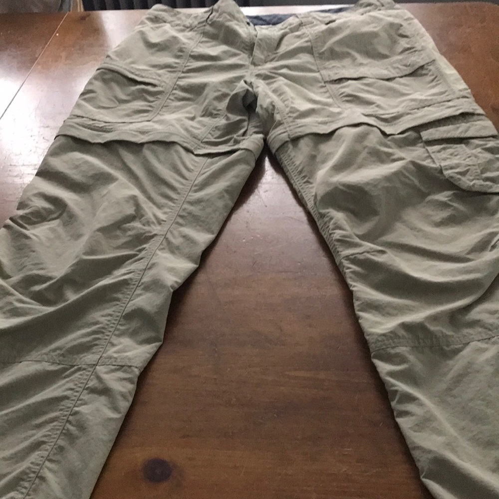 Hiking pants converts to shorts